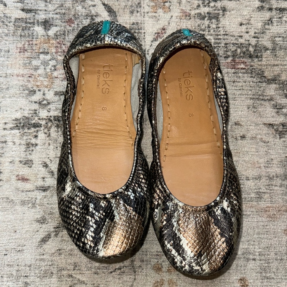 Excellent condition Copperhead Tieks